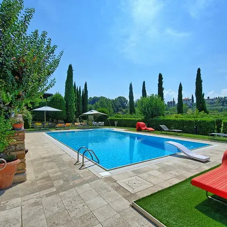 Poggiluglio Apartment