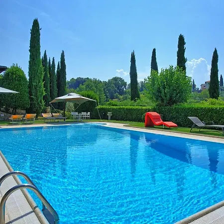 Poggiluglio Apartment