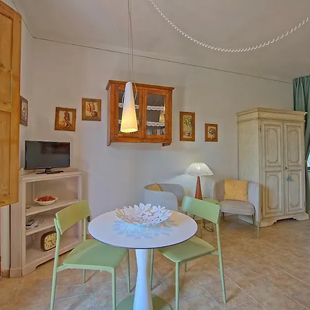 Poggiluglio Apartment