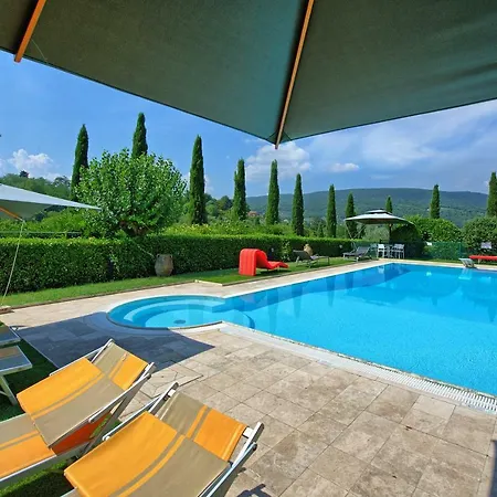 Poggiluglio Apartment